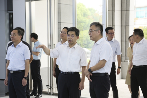 2831661839073616.jpg 常州市总工会调研尊龙凯时产改事情(1)(1)(1)210.jpg